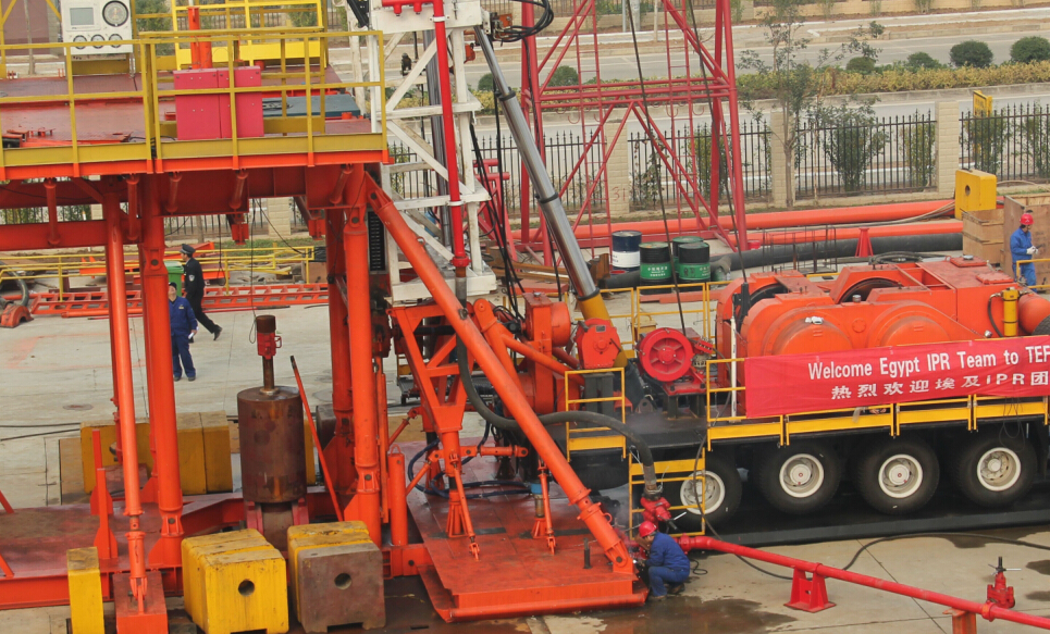 鉆井現(xiàn)場調(diào)試